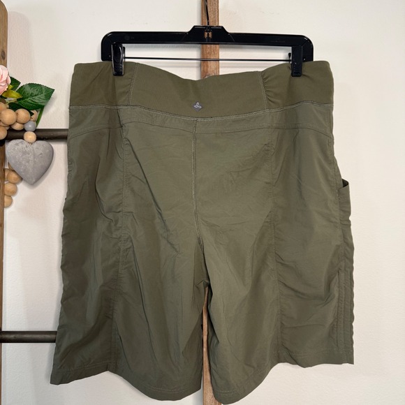 Prana Flat Front Hiking Olive Green Shorts Size X Large - Picture 5 of 9